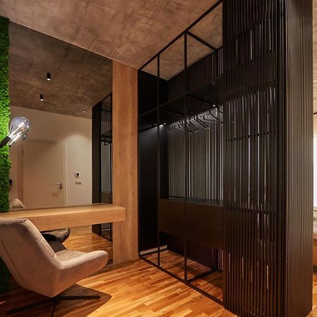 Quiboo Cosmopolit Apartment Brasov Ngoại thất bức ảnh