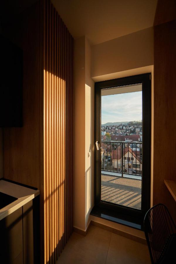 Quiboo Cosmopolit Apartment Brasov Ngoại thất bức ảnh