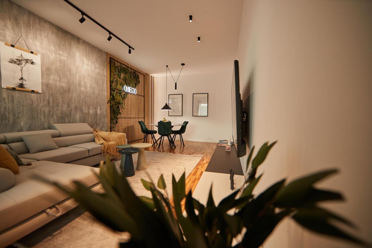 Quiboo Cosmopolit Apartment Brasov Ngoại thất bức ảnh