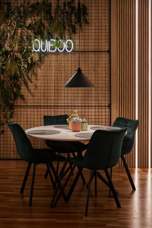 Quiboo Cosmopolit Apartment Brasov Ngoại thất bức ảnh