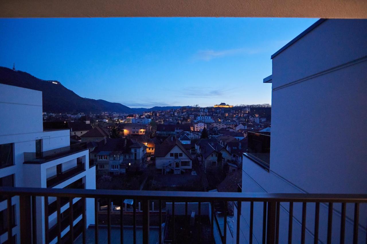 Quiboo Cosmopolit Apartment Brasov Ngoại thất bức ảnh