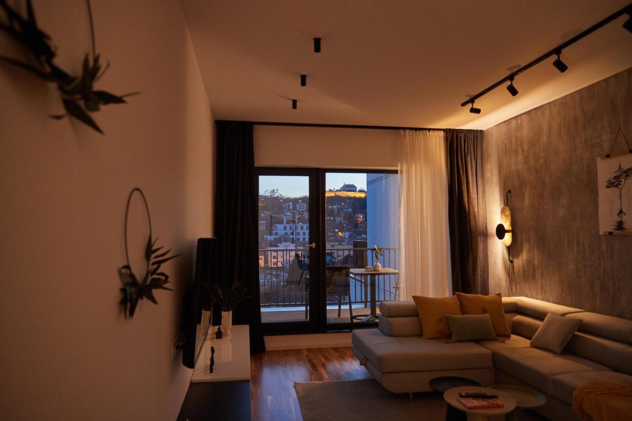 Quiboo Cosmopolit Apartment Brasov Ngoại thất bức ảnh
