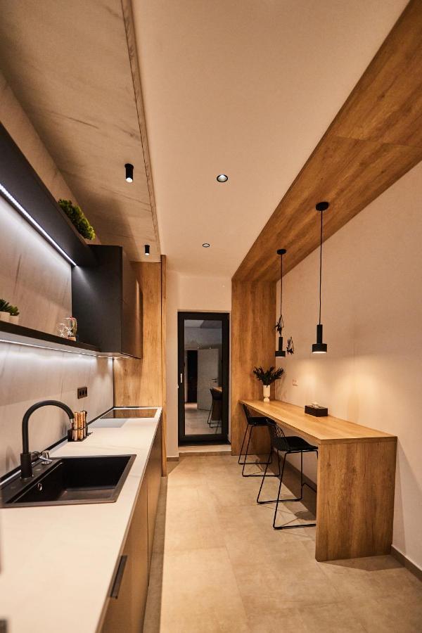 Quiboo Cosmopolit Apartment Brasov Ngoại thất bức ảnh
