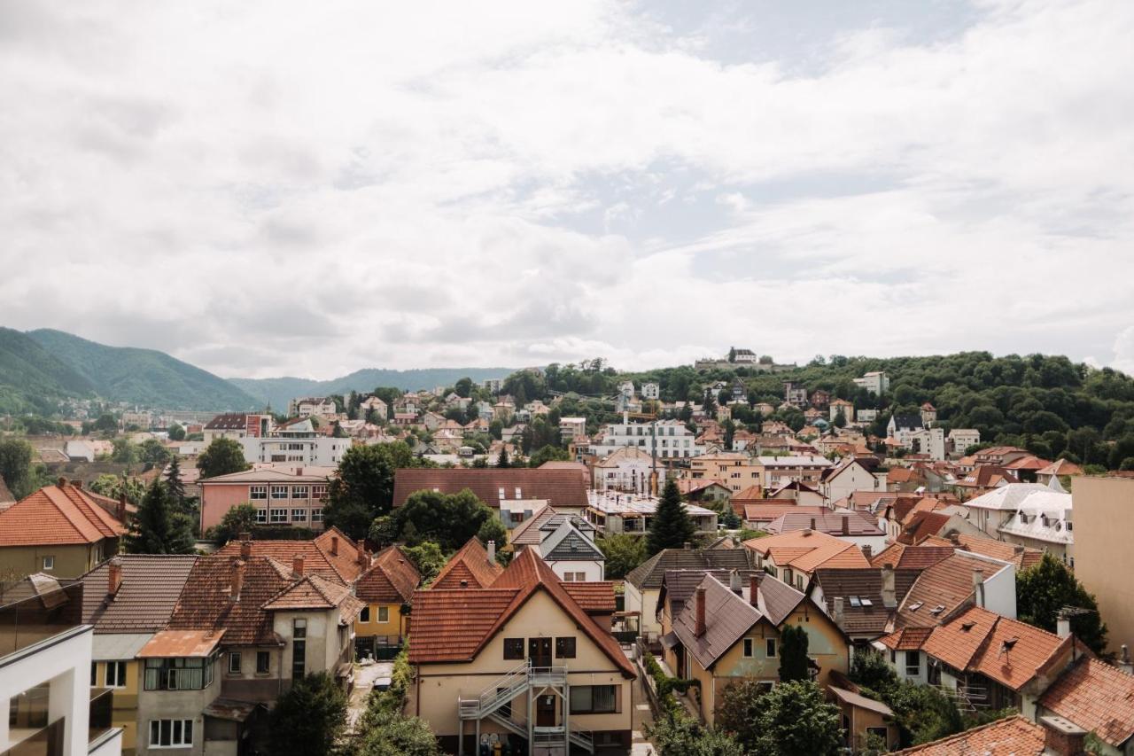 Quiboo Cosmopolit Apartment Brasov Ngoại thất bức ảnh