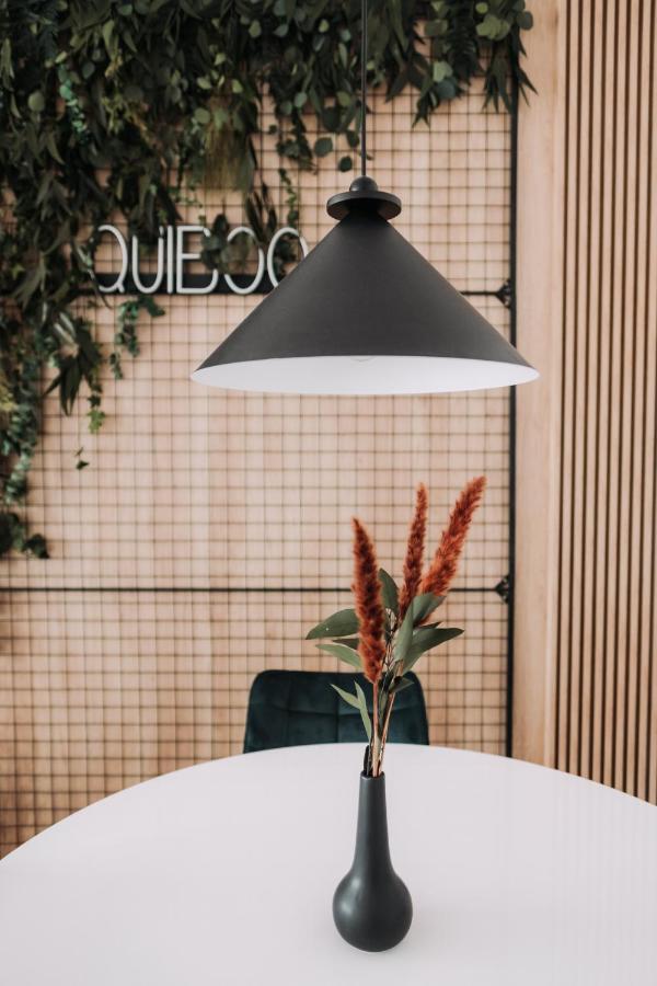 Quiboo Cosmopolit Apartment Brasov Ngoại thất bức ảnh