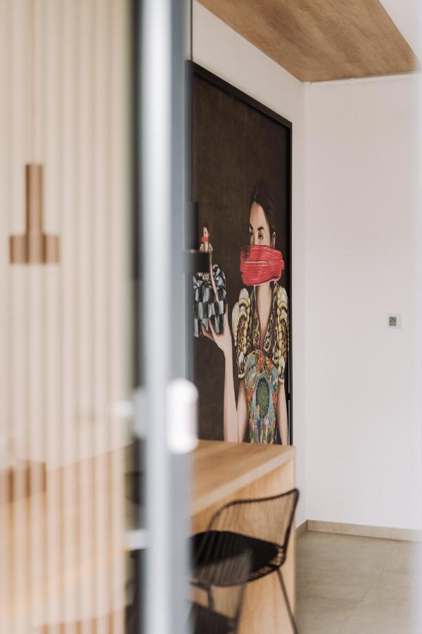 Quiboo Cosmopolit Apartment Brasov Ngoại thất bức ảnh