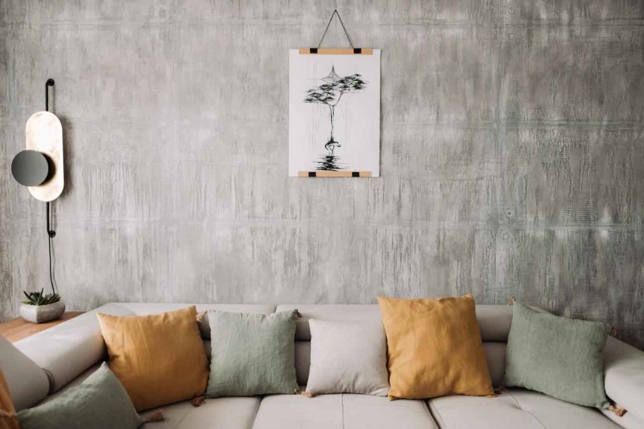 Quiboo Cosmopolit Apartment Brasov Ngoại thất bức ảnh