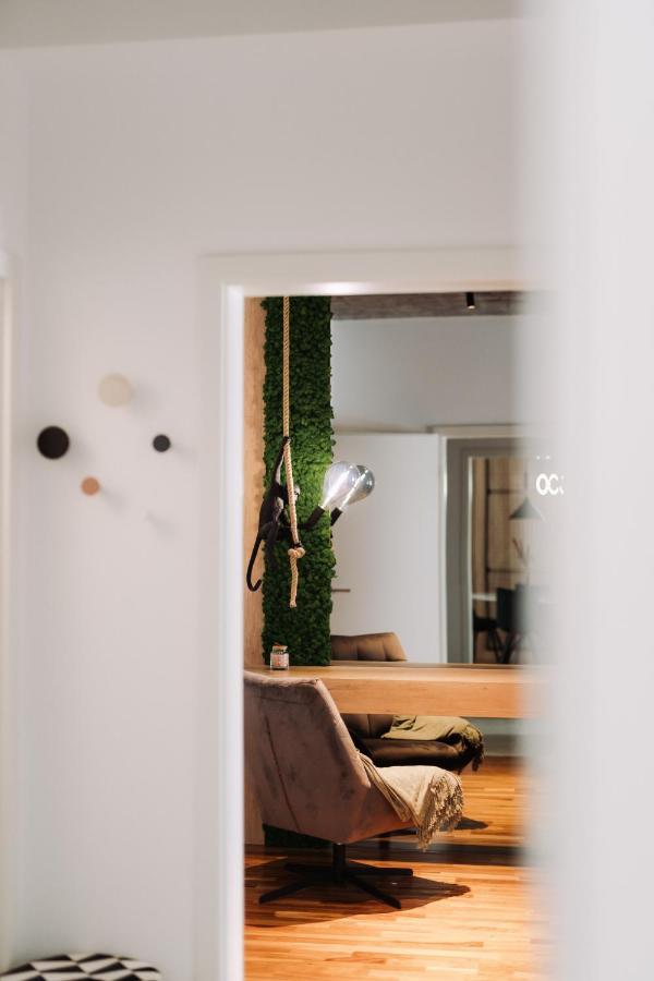 Quiboo Cosmopolit Apartment Brasov Ngoại thất bức ảnh