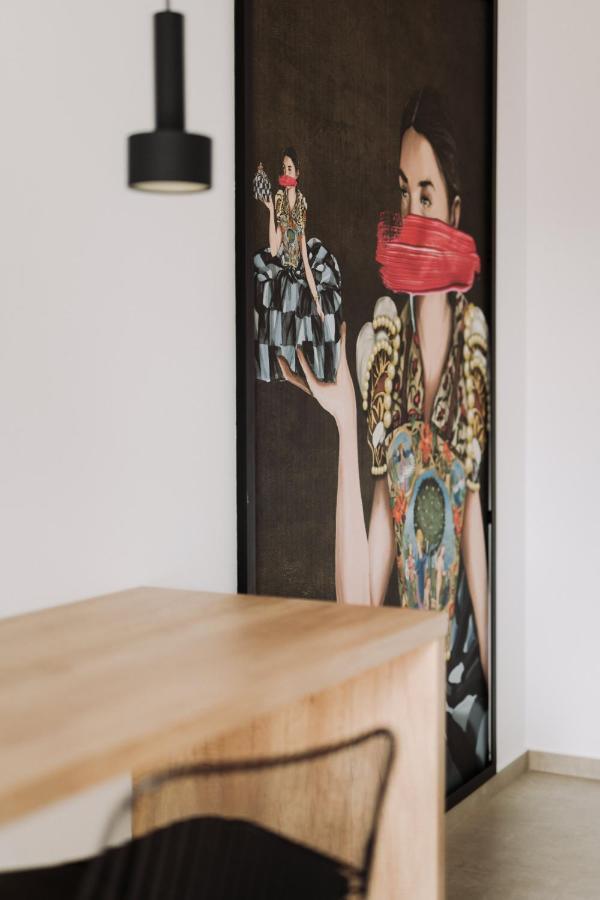 Quiboo Cosmopolit Apartment Brasov Ngoại thất bức ảnh
